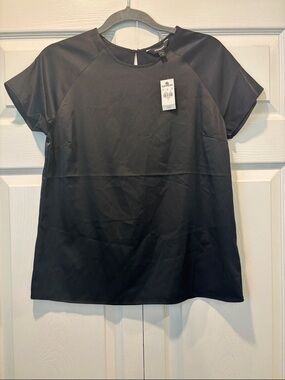 Express Black Short-Sleeve Crewneck Top with Back Keyhole Nwt